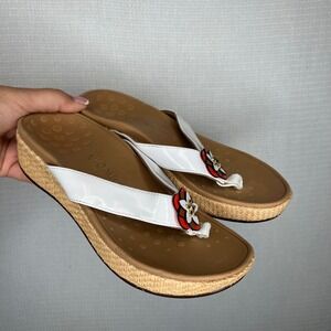 Vionic Mimi White‎ Patent Leather Flower Accent Wedge Platform Sandals US 6